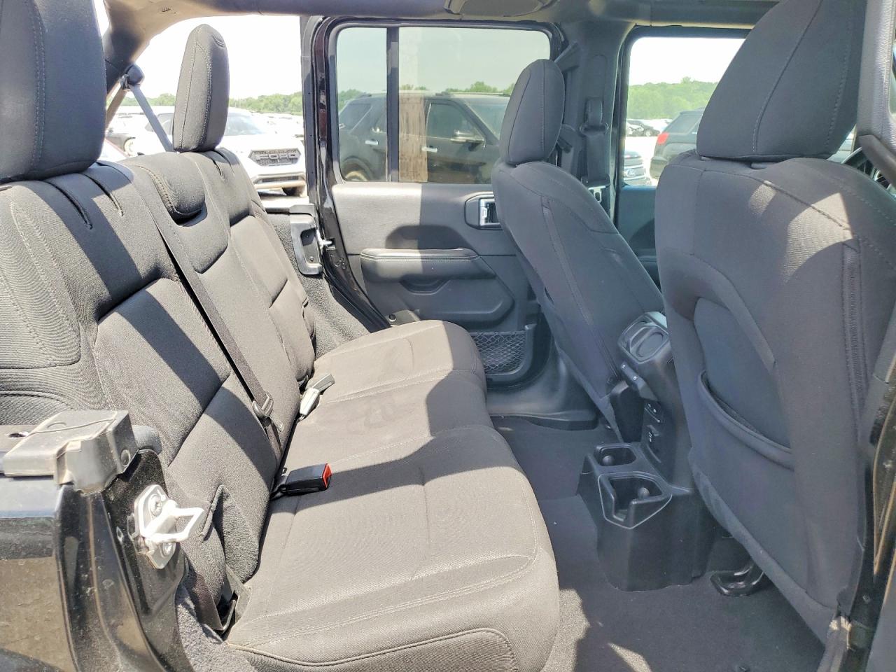 Jeep Wrangler Sahara