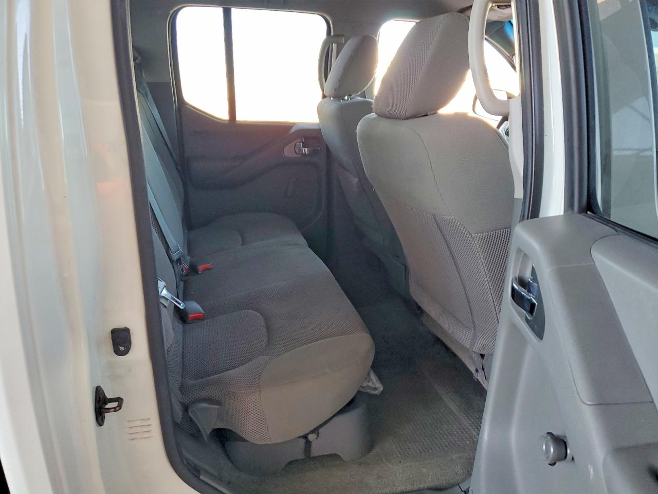 Nissan Frontier S