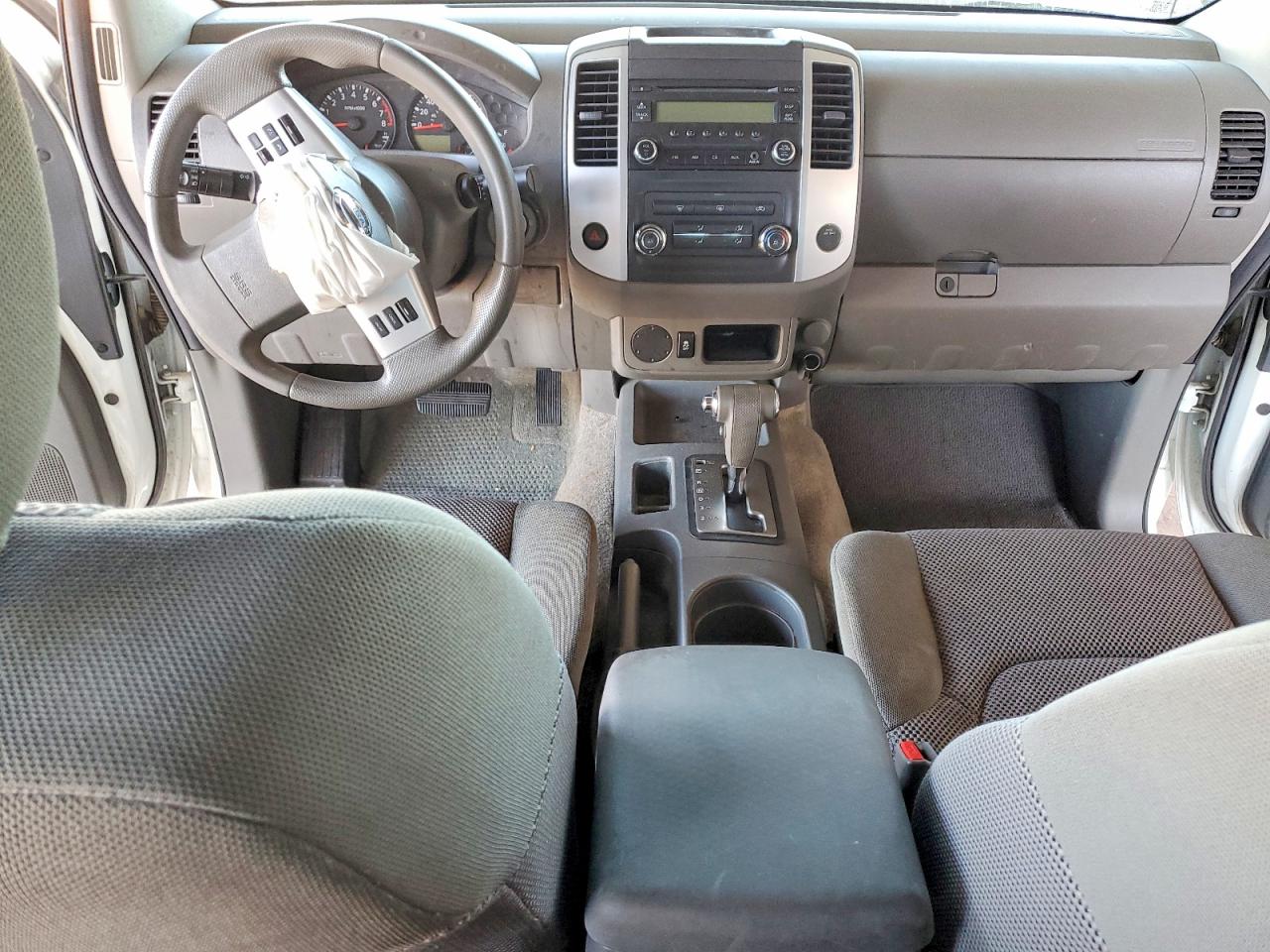 Nissan Frontier S