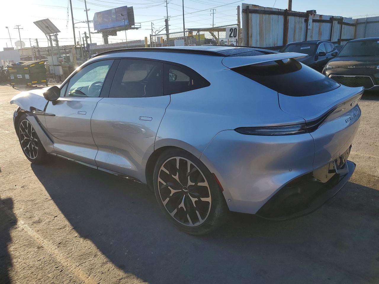 Aston Martin DBX