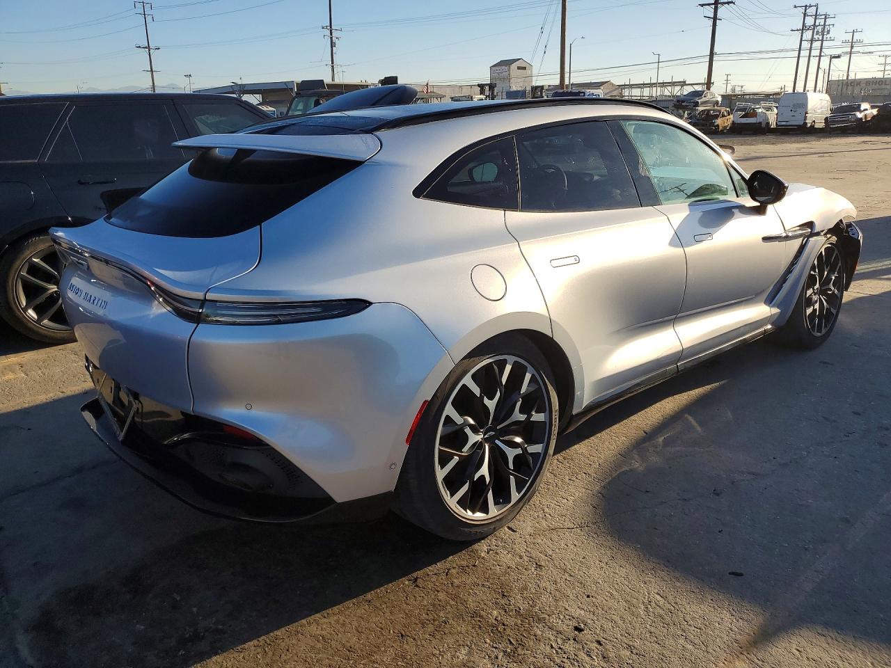 Aston Martin DBX