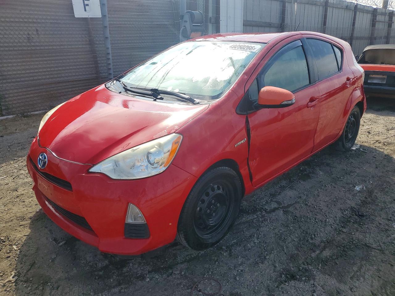 Salvage Toyota Prius Image