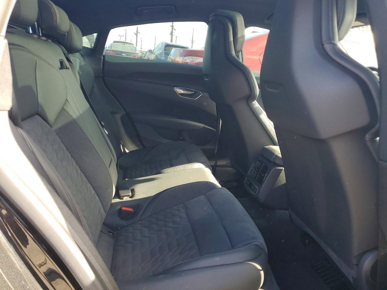 Audi e-tron Premium Plus
