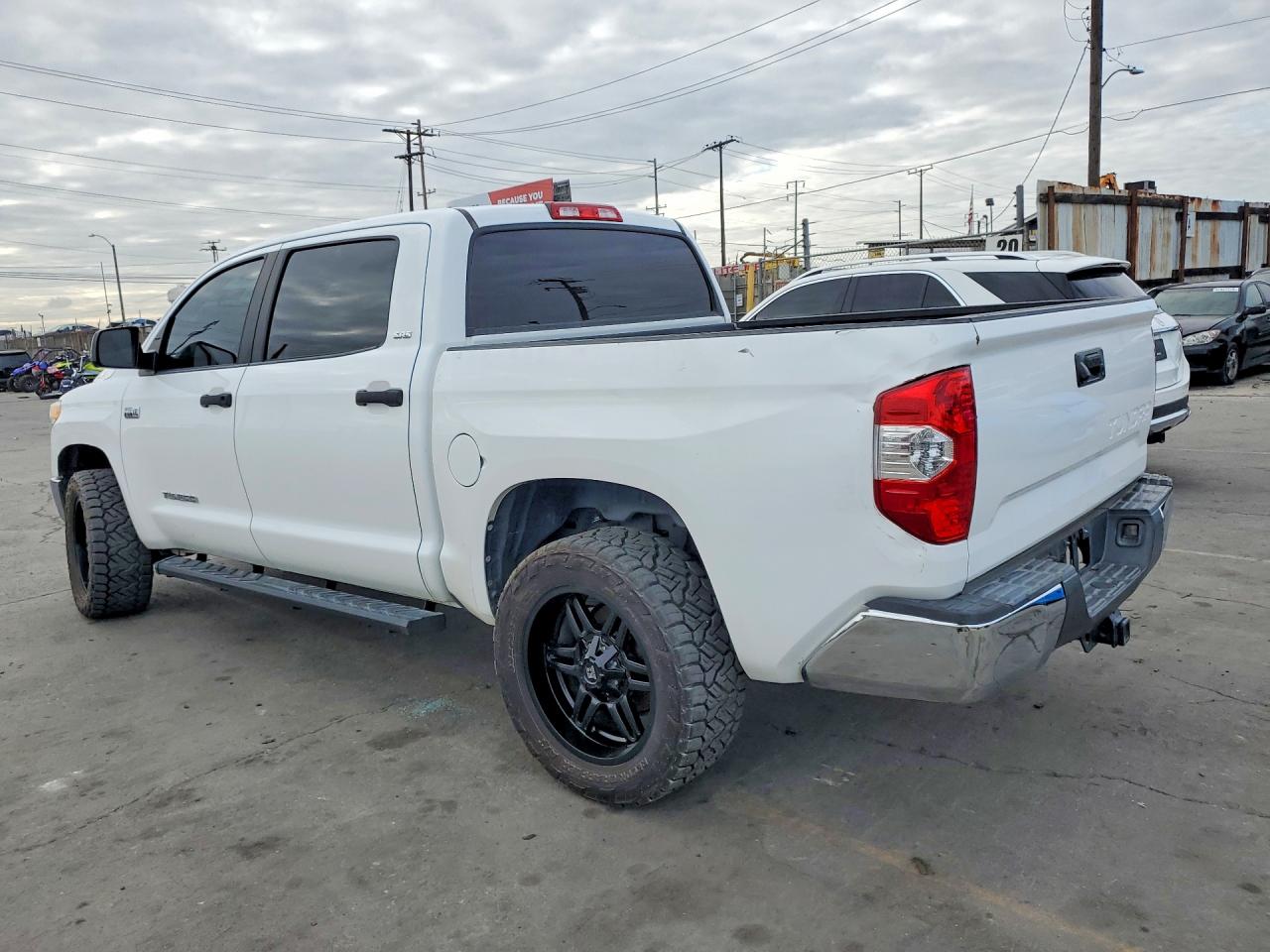 Toyota Tundra Crewmax Sr5