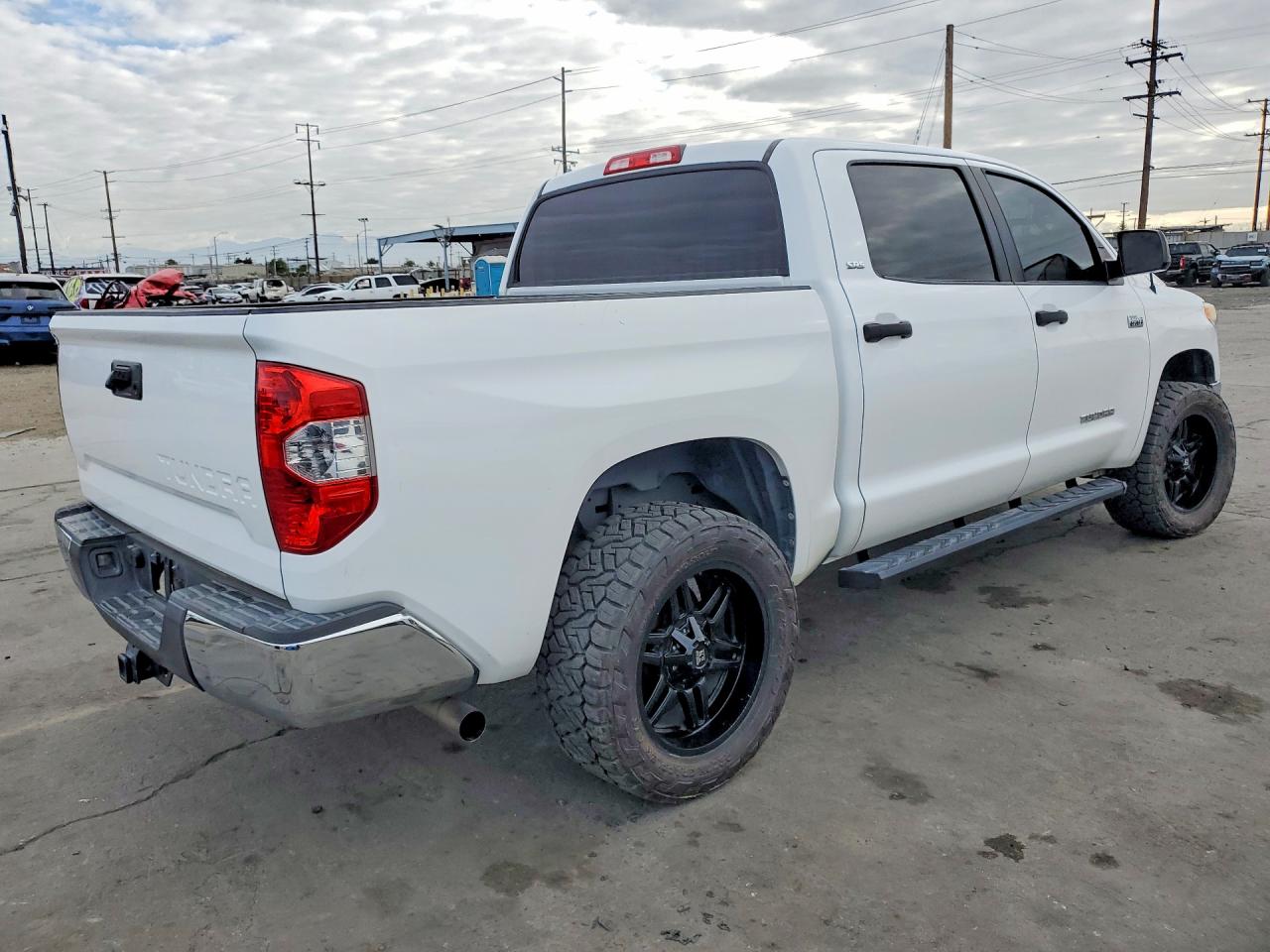 Toyota Tundra Crewmax Sr5