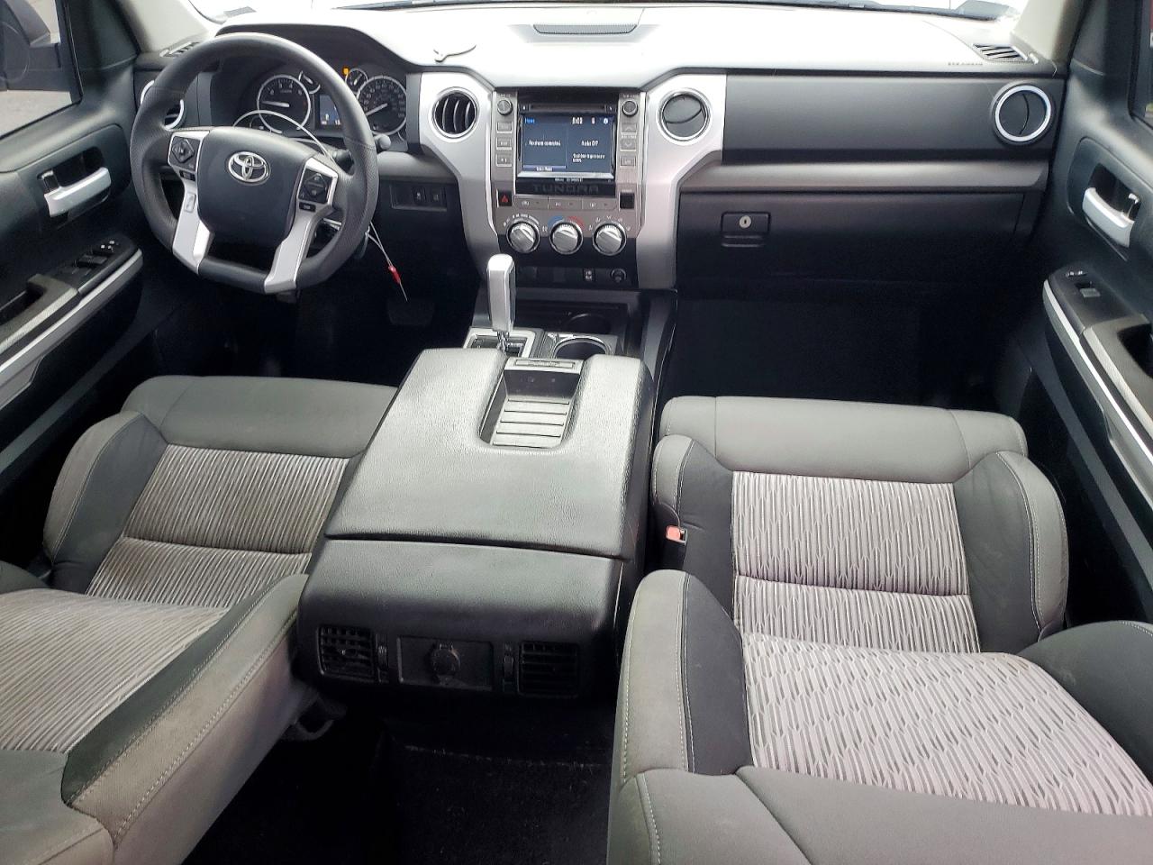 Toyota Tundra Crewmax Sr5