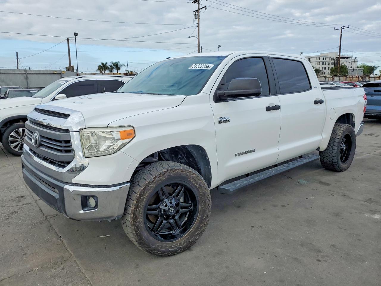 Salvage Toyota Tundra Image