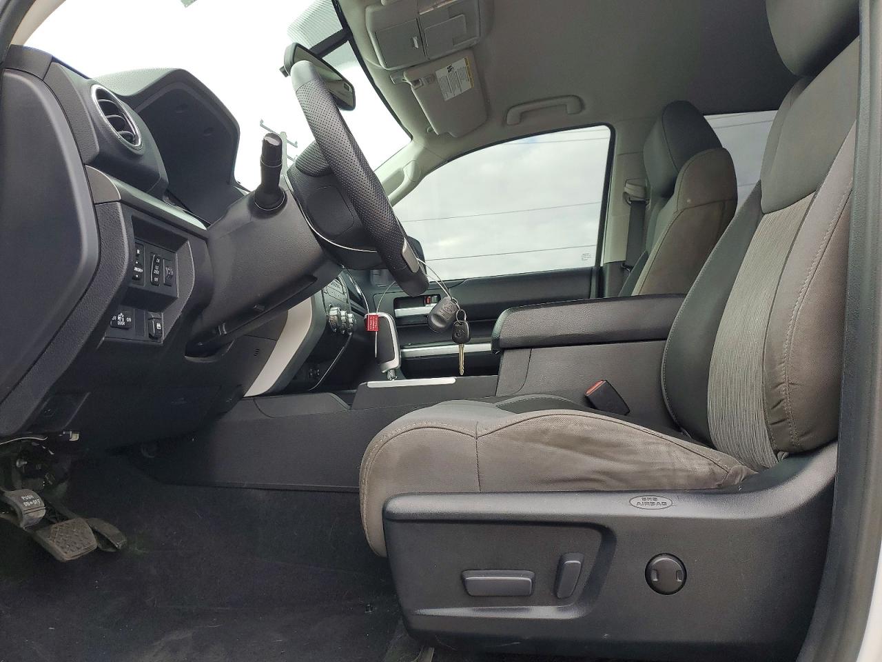 Toyota Tundra Crewmax Sr5