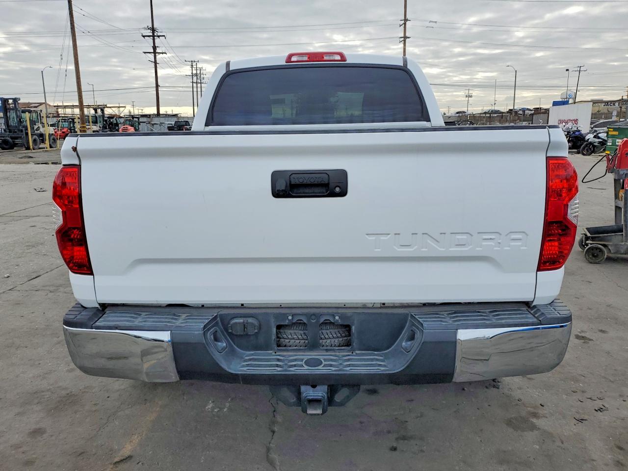 Toyota Tundra Crewmax Sr5