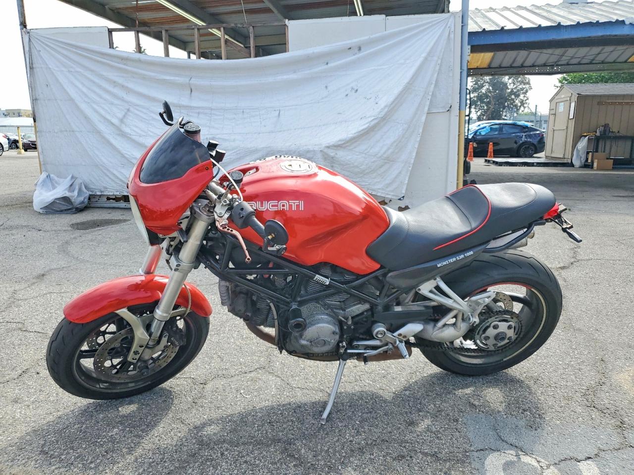 Ducati Monster S2r1000