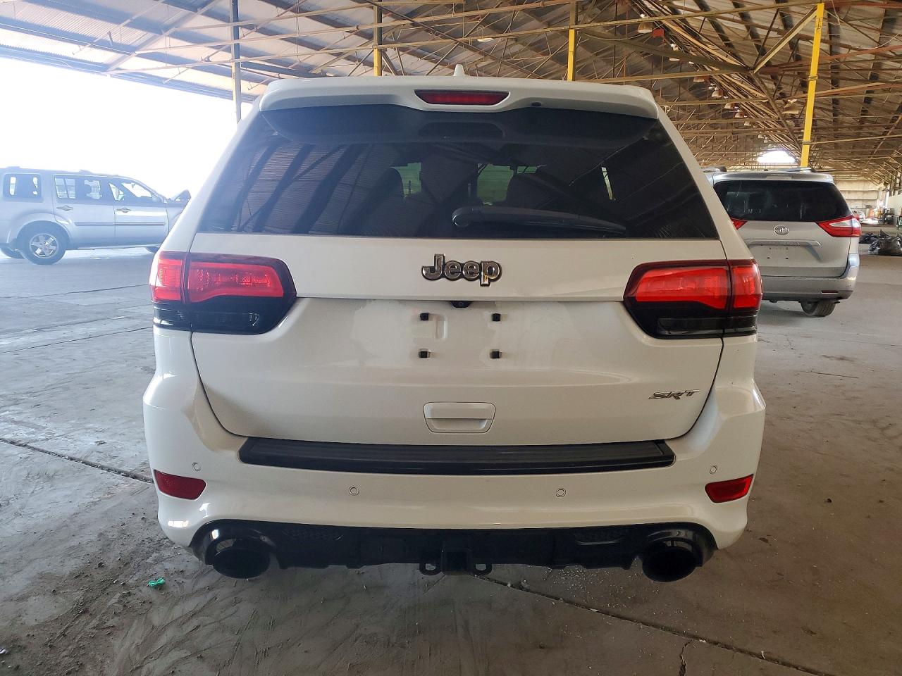 Jeep Cherokee Srt-8