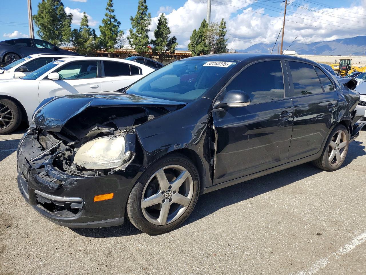 Salvage Volkswagen Jetta Image