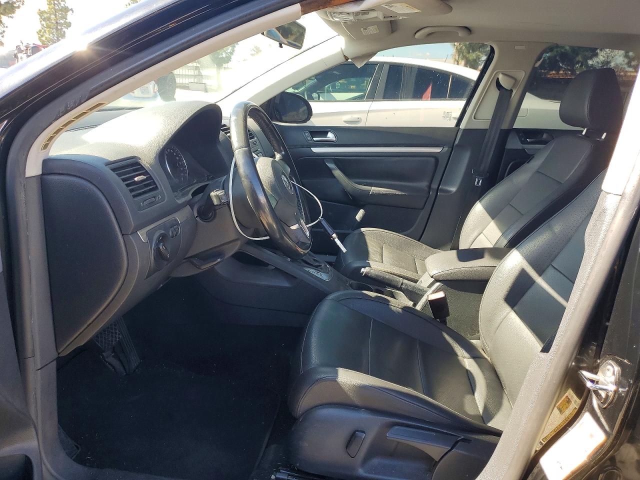 Volkswagen Jetta Limited