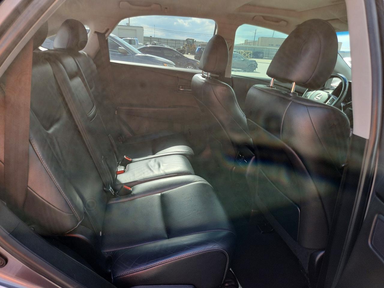 Lexus RX Base