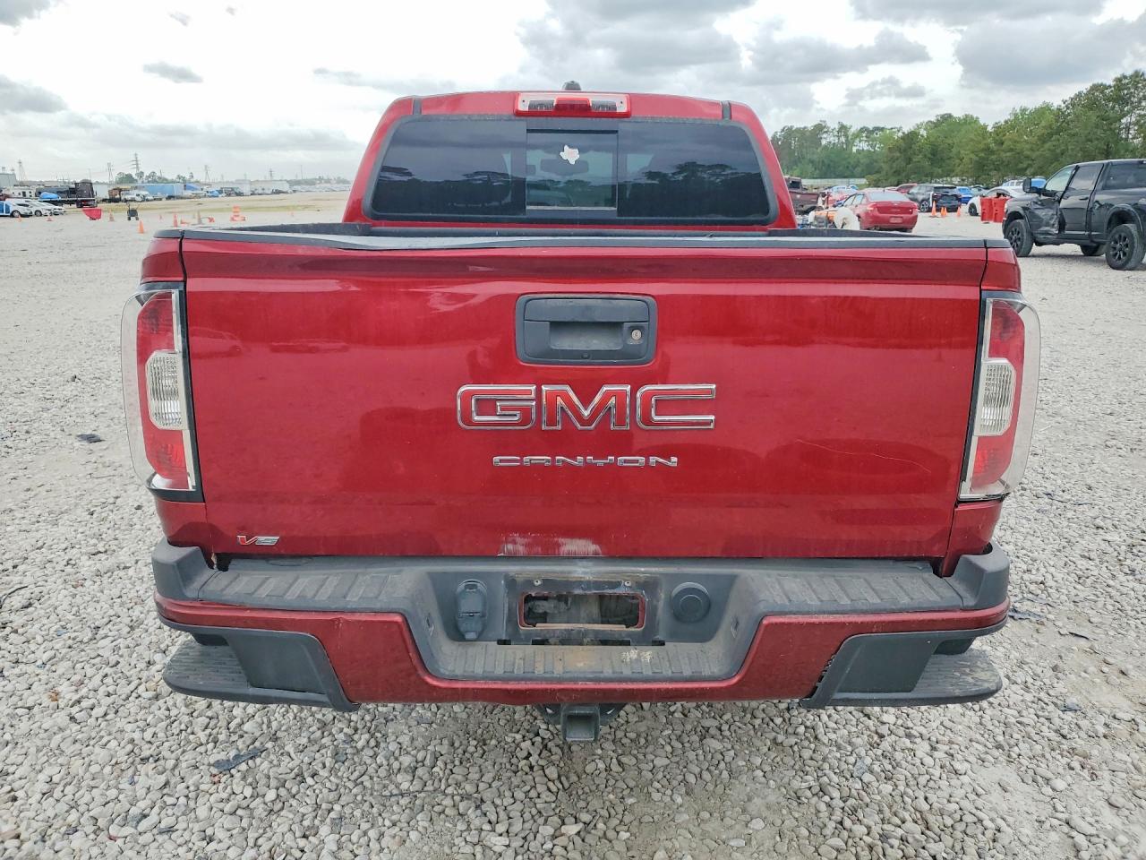 GMC Canyon Elevation