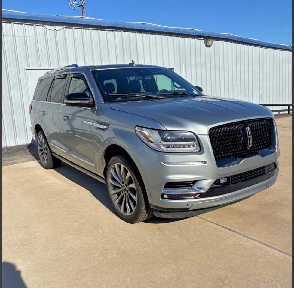 Salvage Lincoln Navigator Image