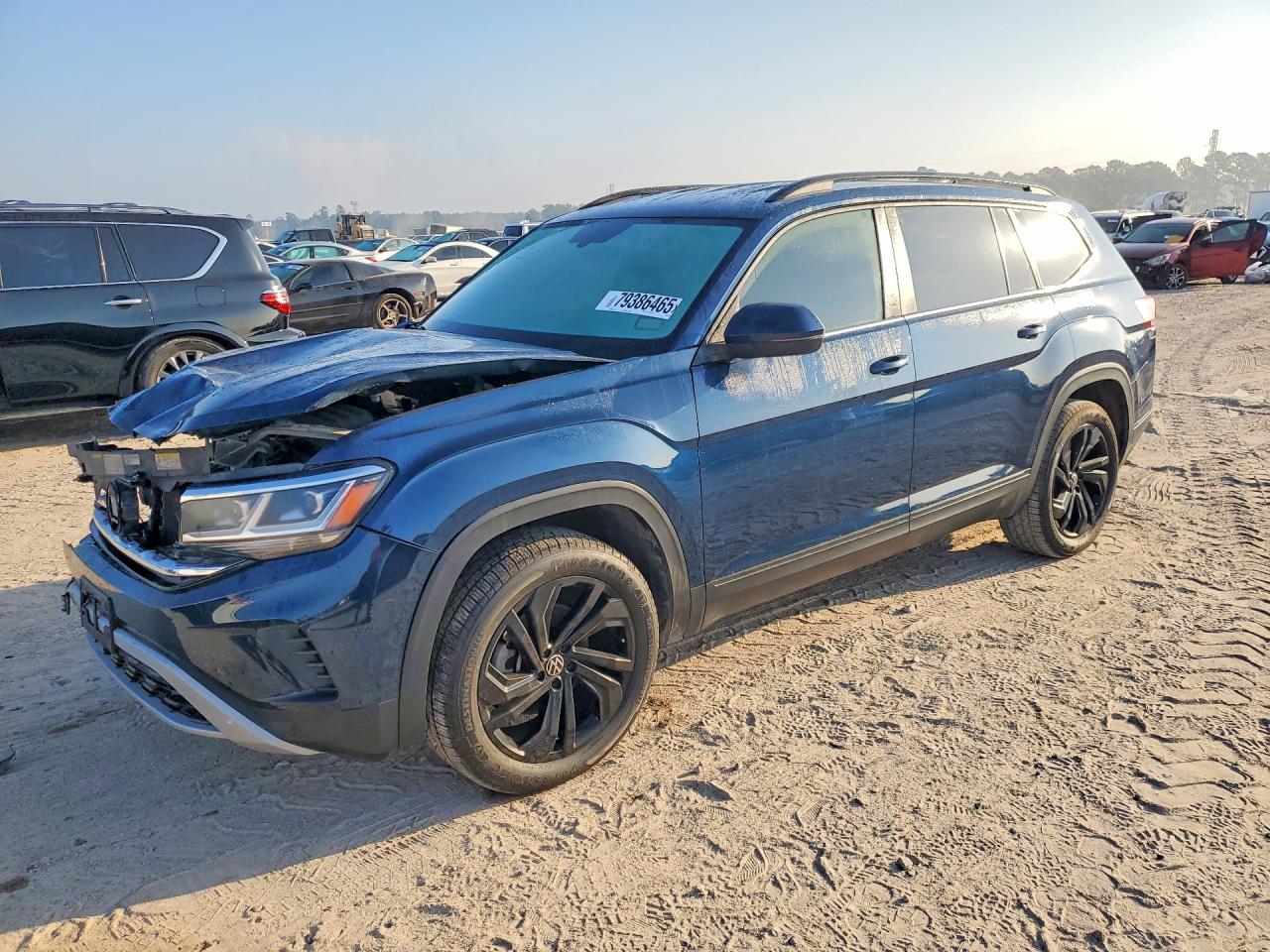 Salvage Volkswagen Atlas Image