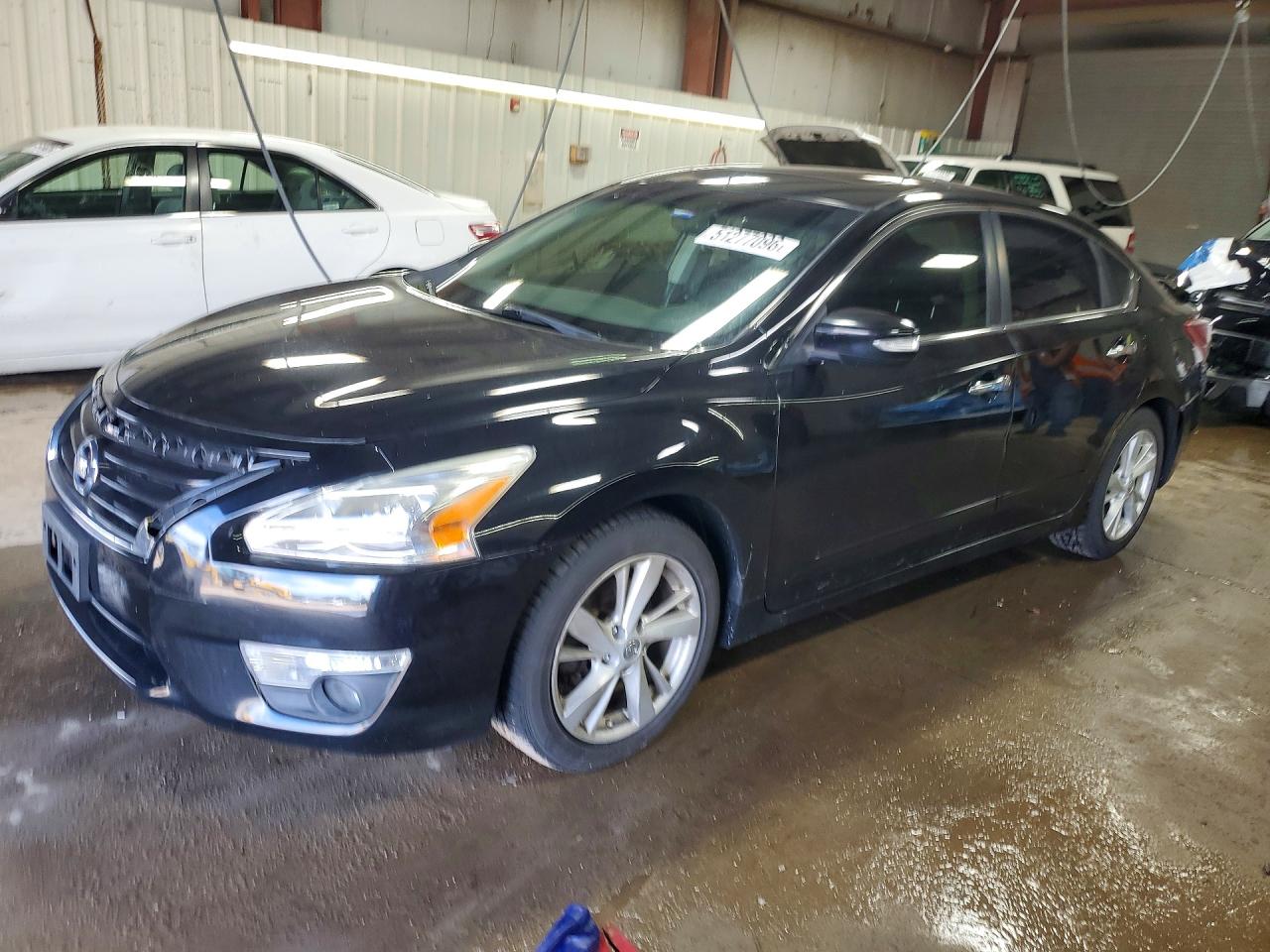 Salvage Nissan Altima Image