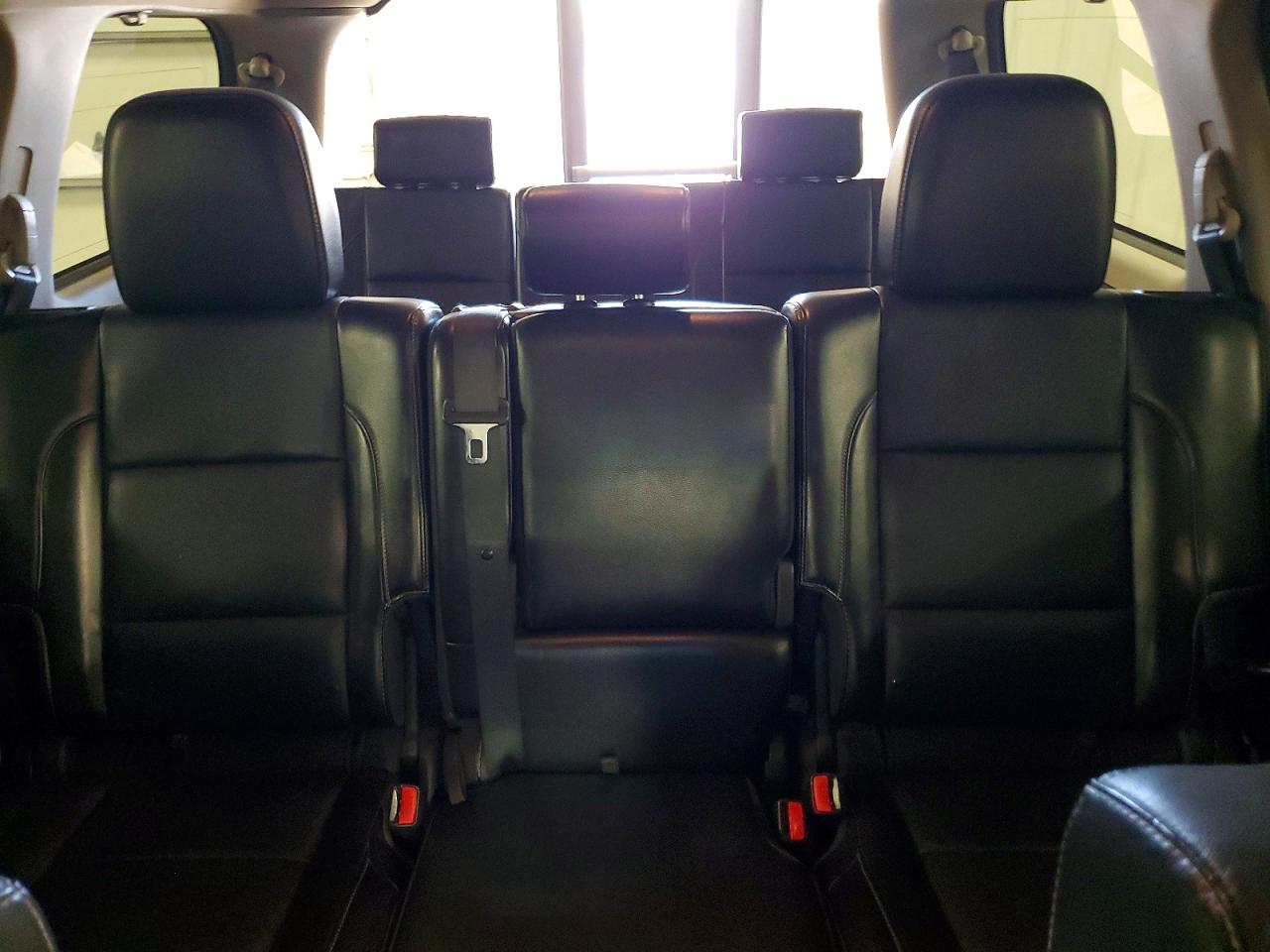Nissan Armada Sv