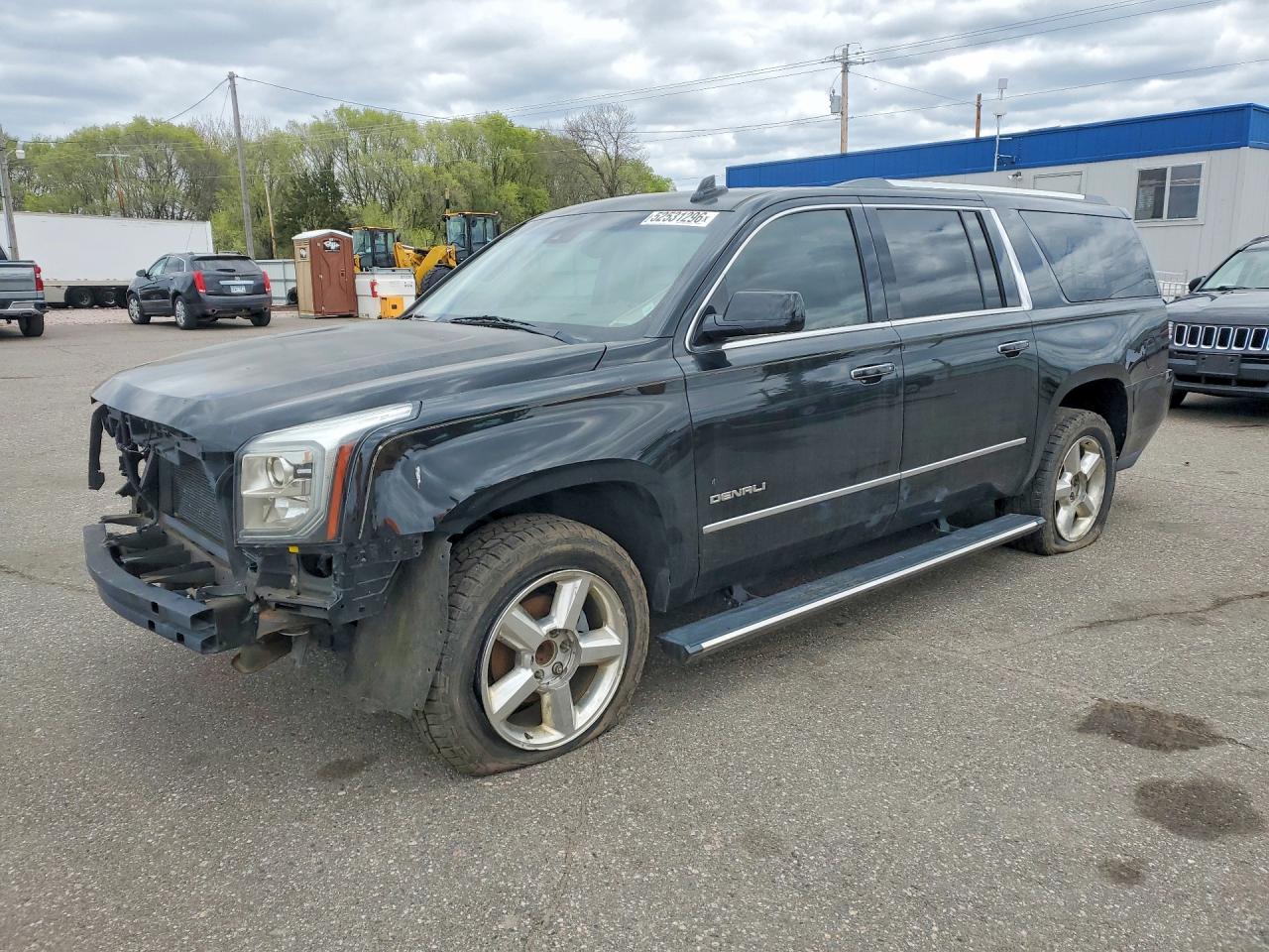 Salvage GMC Yukon Image