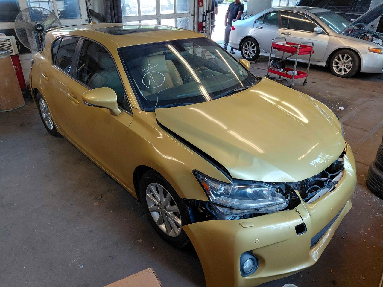 Salvage Lexus Ct Image