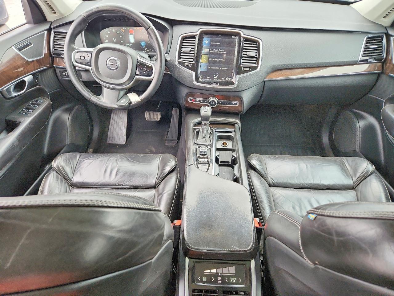 Volvo XC90 T6