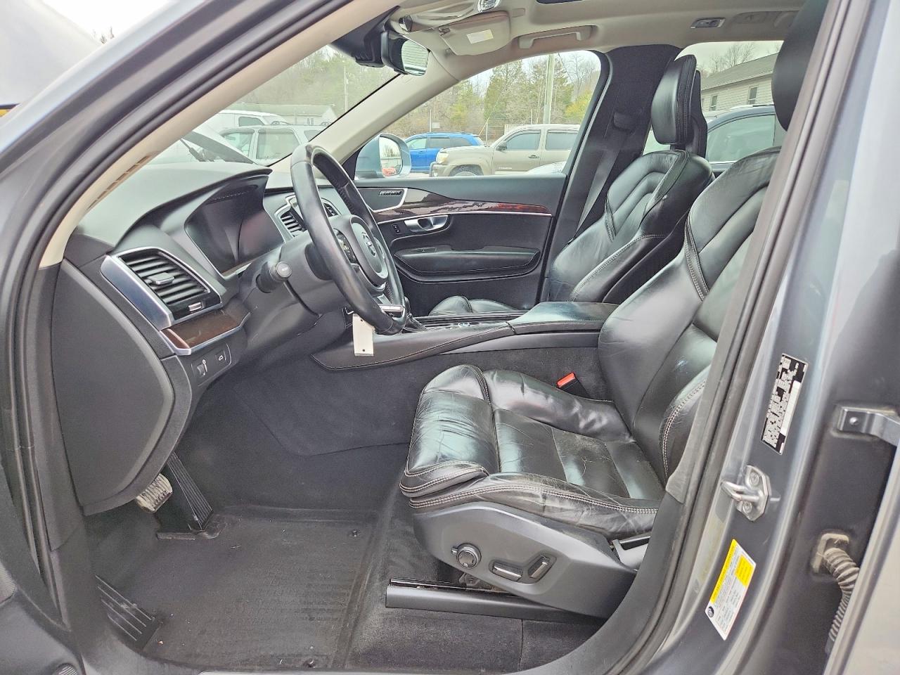 Volvo XC90 T6