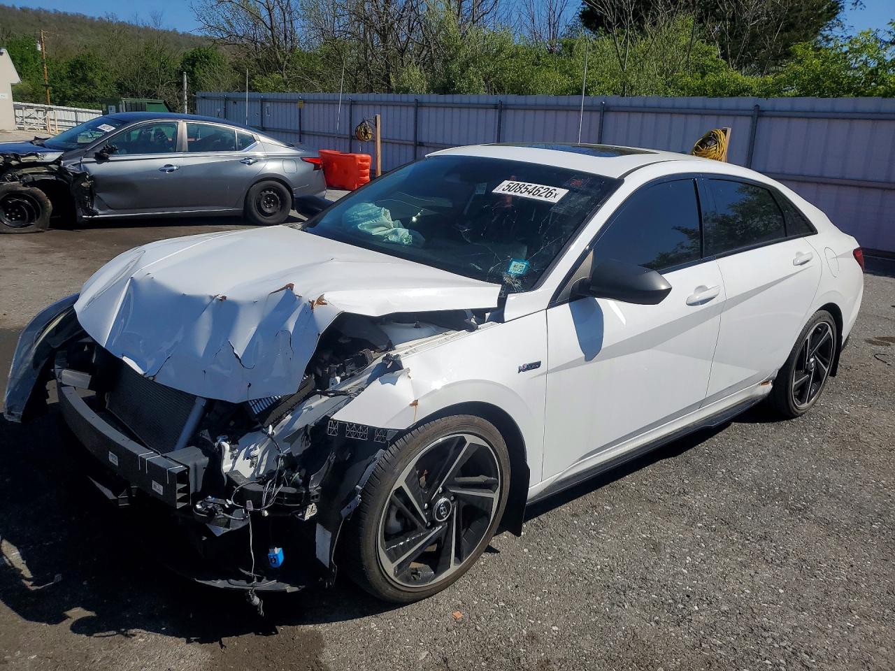 Salvage Hyundai ELANTRA Image