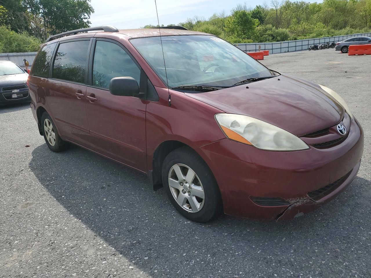 Toyota Sienna Le 7-passenger