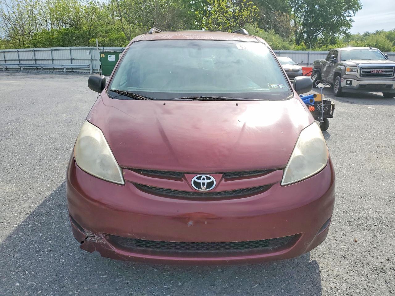 Toyota Sienna Le 7-passenger