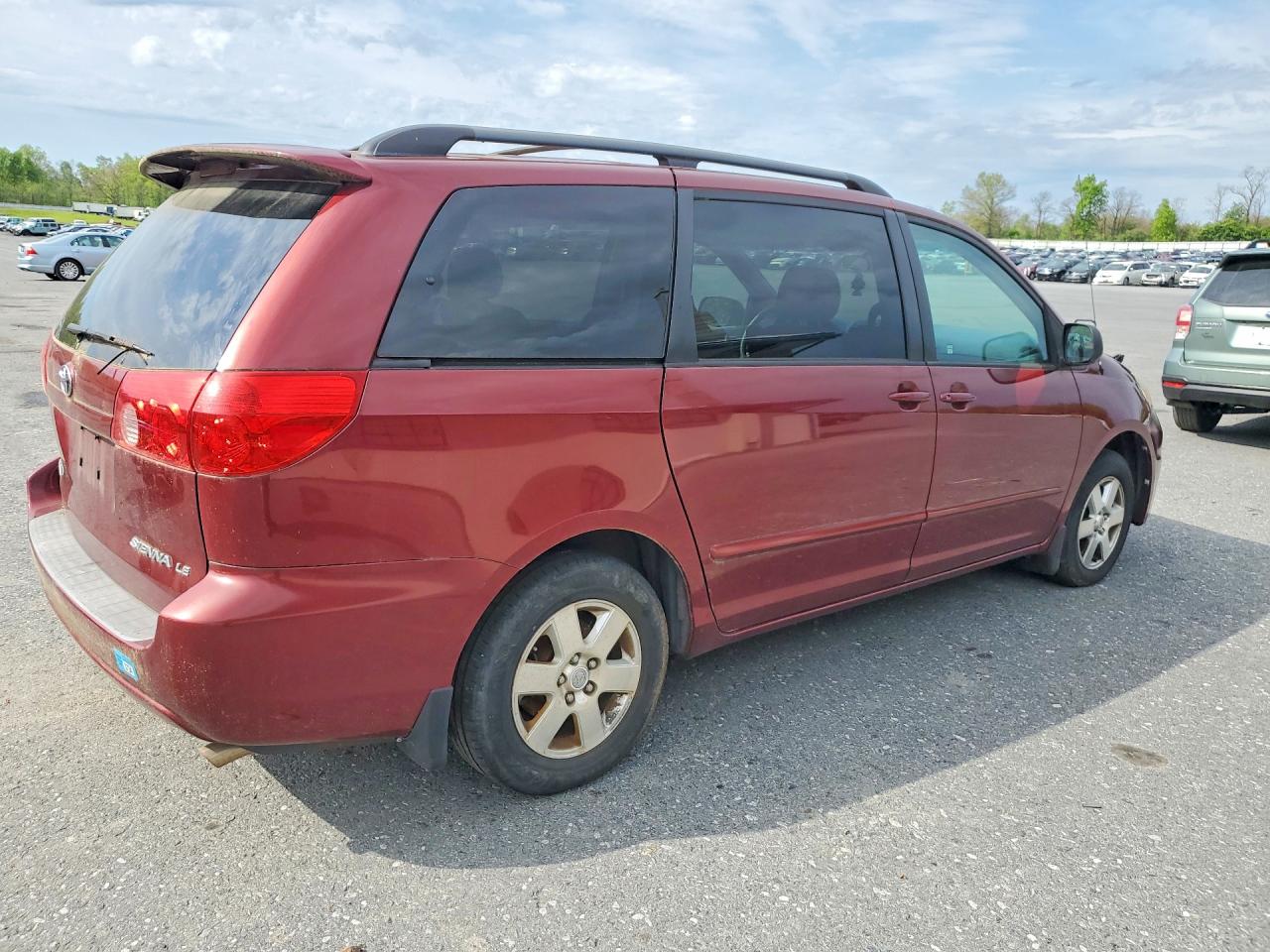 Toyota Sienna Le 7-passenger