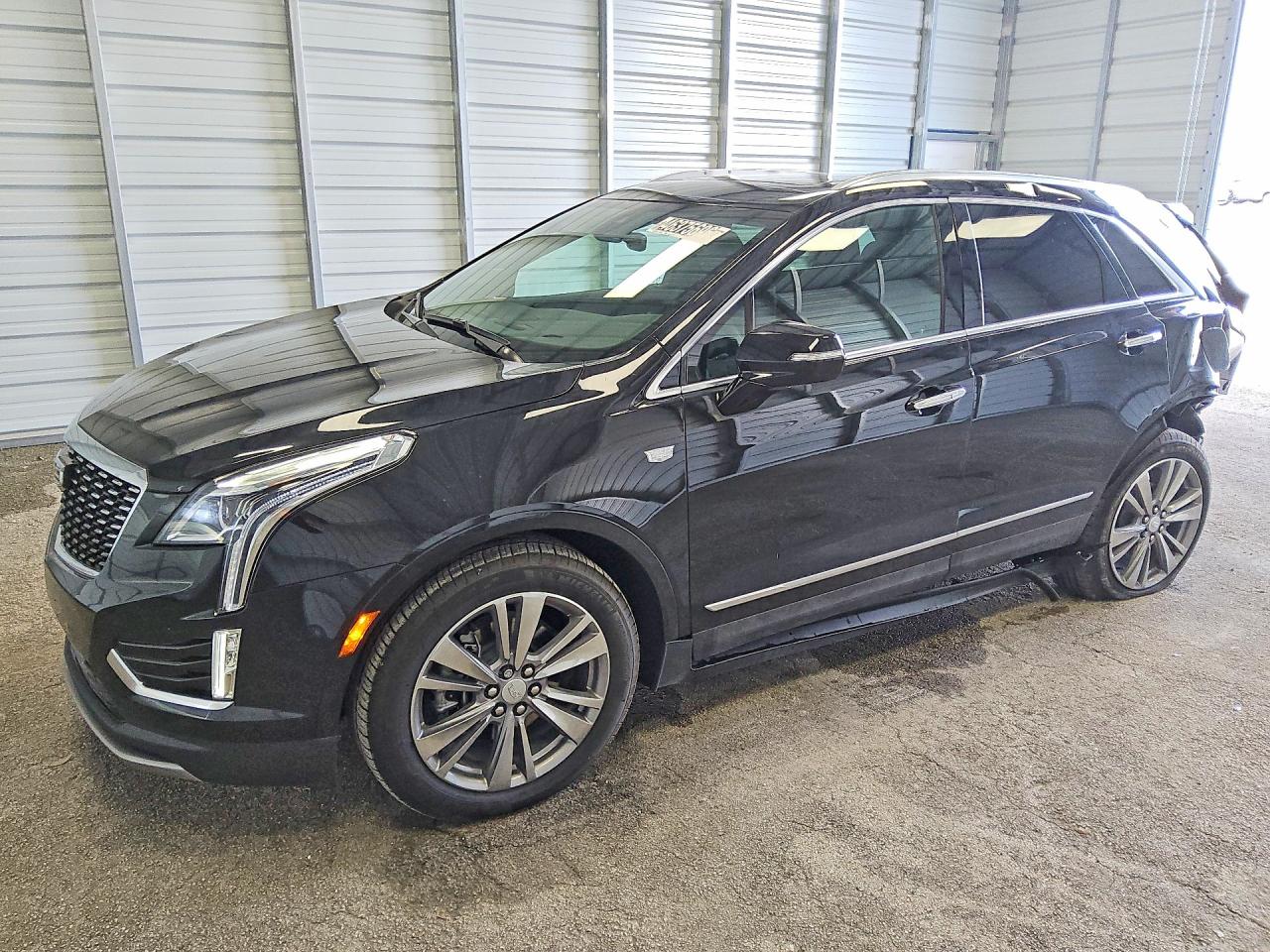 Salvage Cadillac XT5 Image
