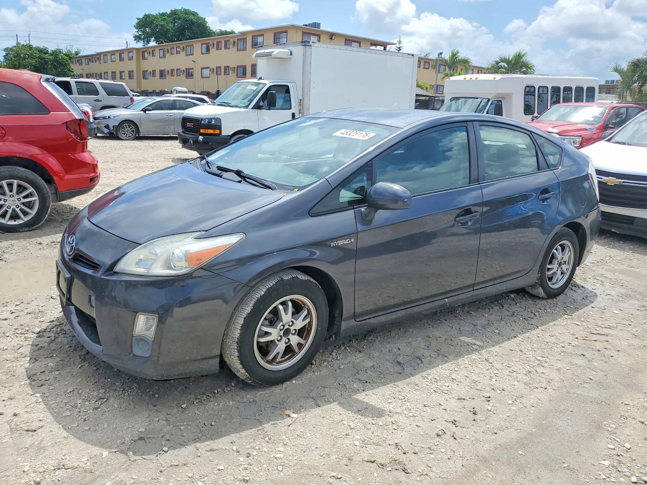 Salvage Toyota Prius Image