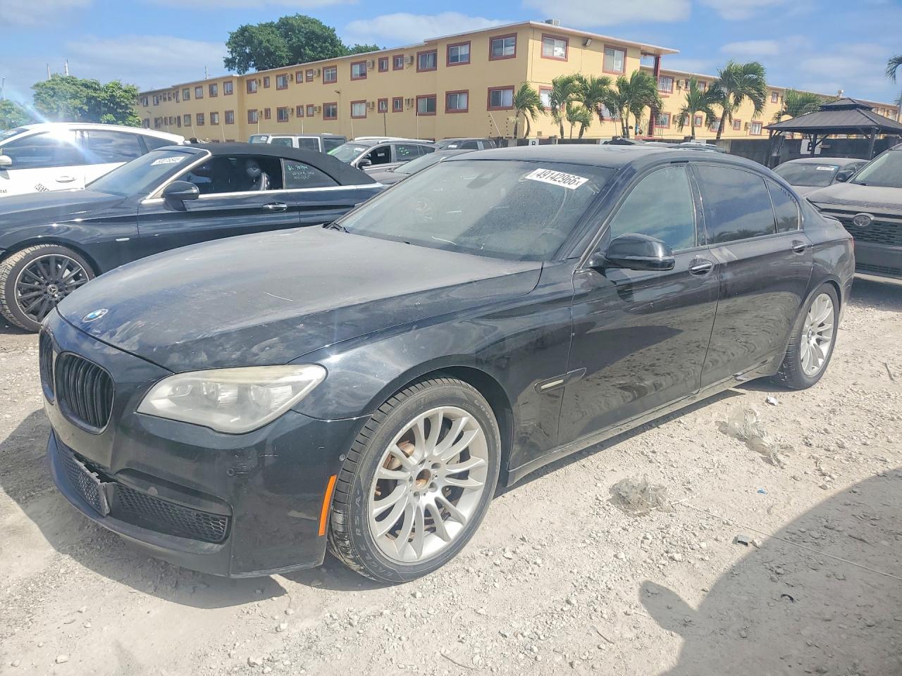 Salvage BMW 7 Series Image