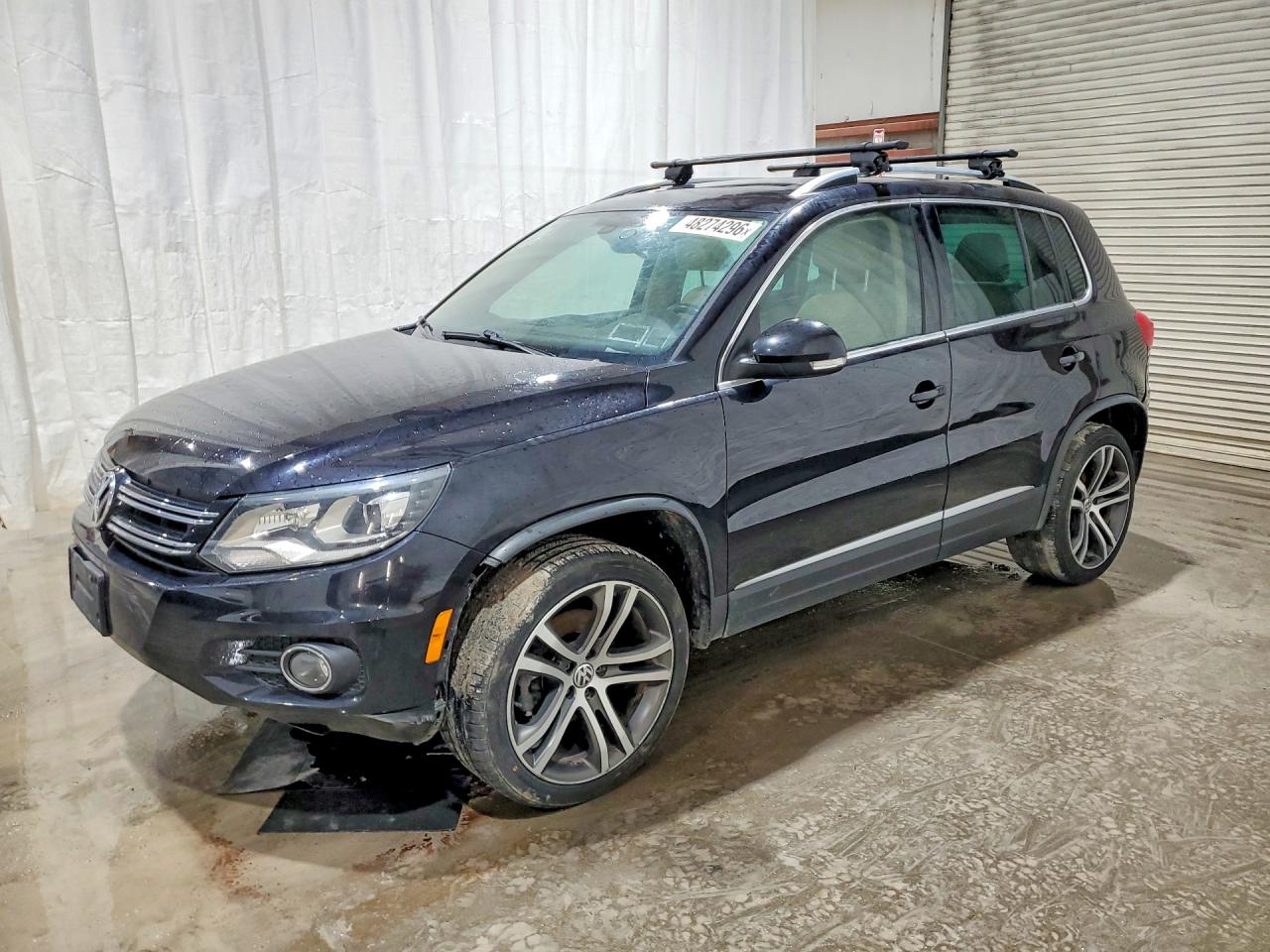 Salvage Volkswagen Tiguan Image