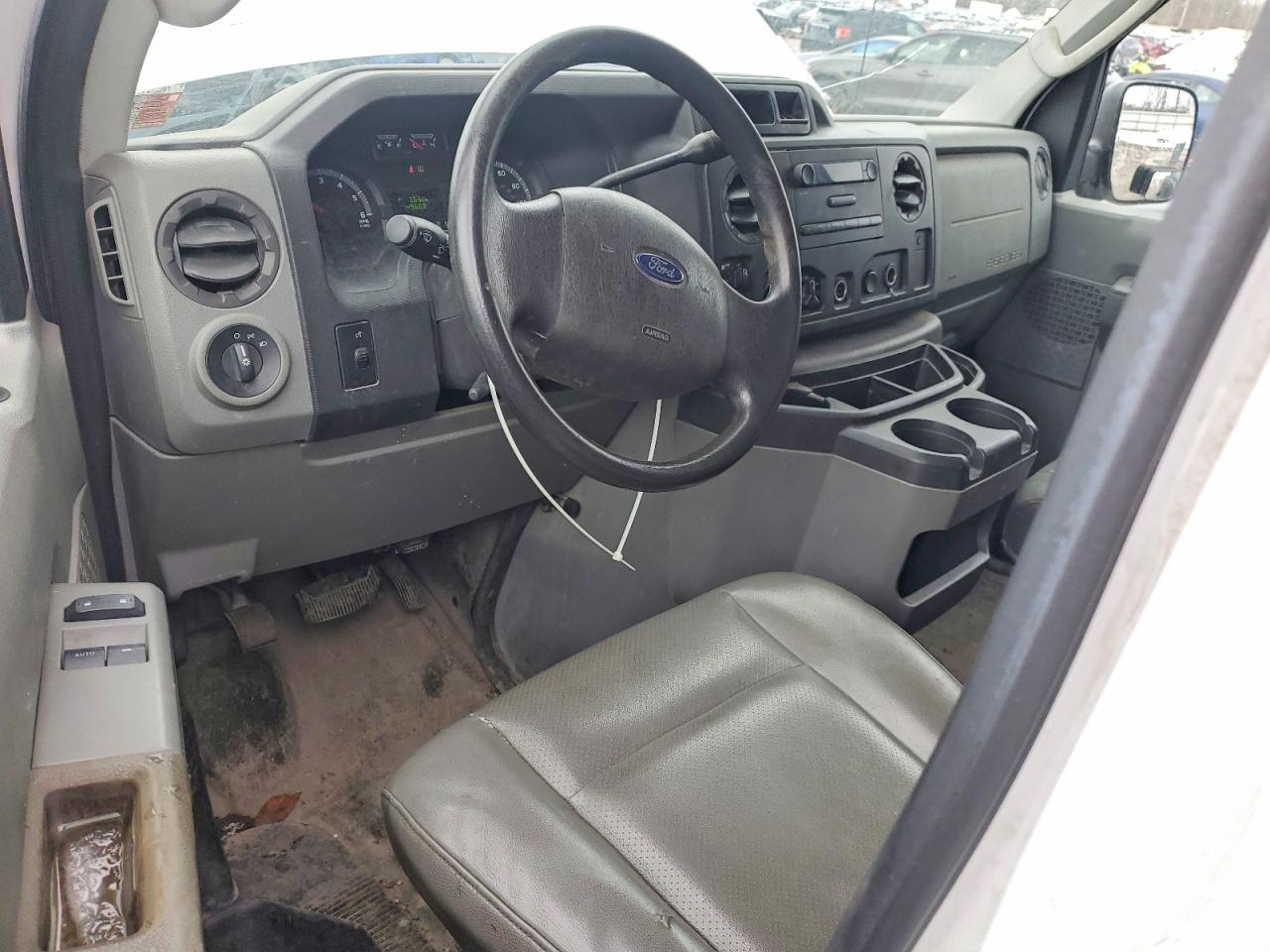 Ford Econoline E250 Van