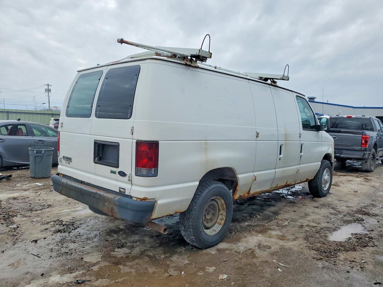 Ford Econoline E250 Van