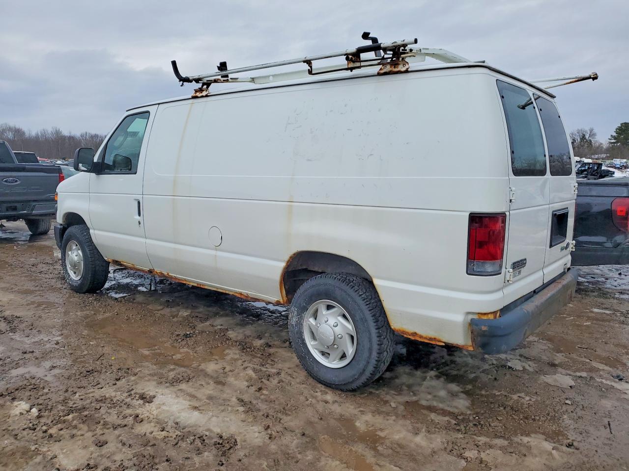 Ford Econoline E250 Van
