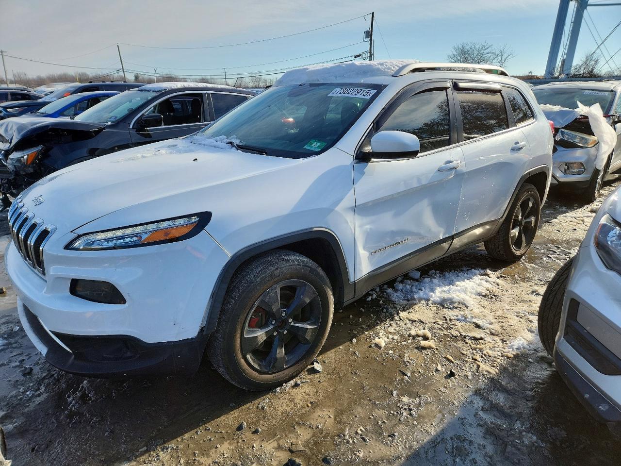Salvage Jeep Grand Cherokee Image