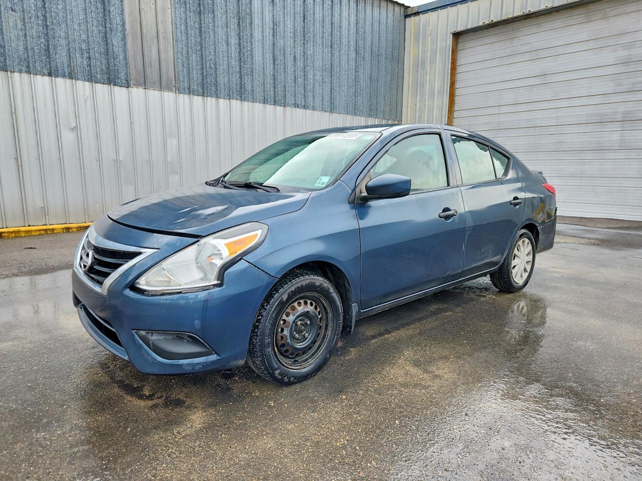 Salvage Nissan Versa Image