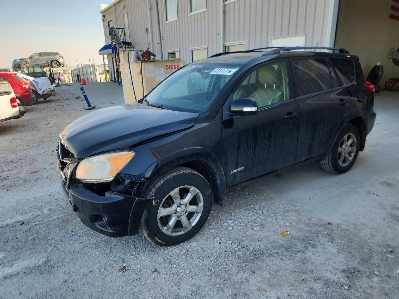Salvage Toyota RAV4 Image