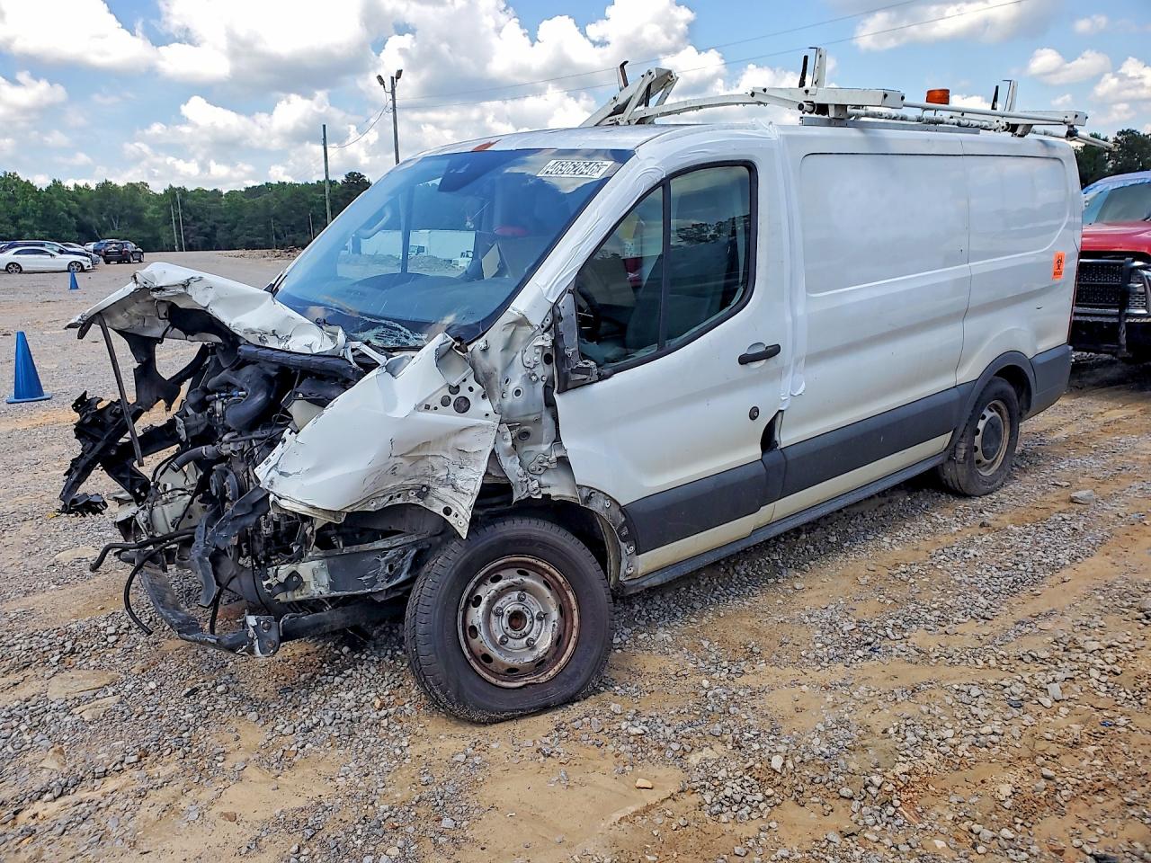 Salvage Ford Transit Image