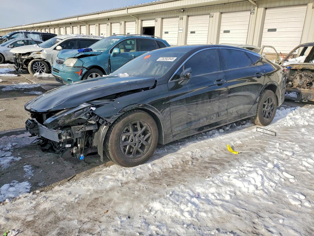 Salvage Kia K5 Image