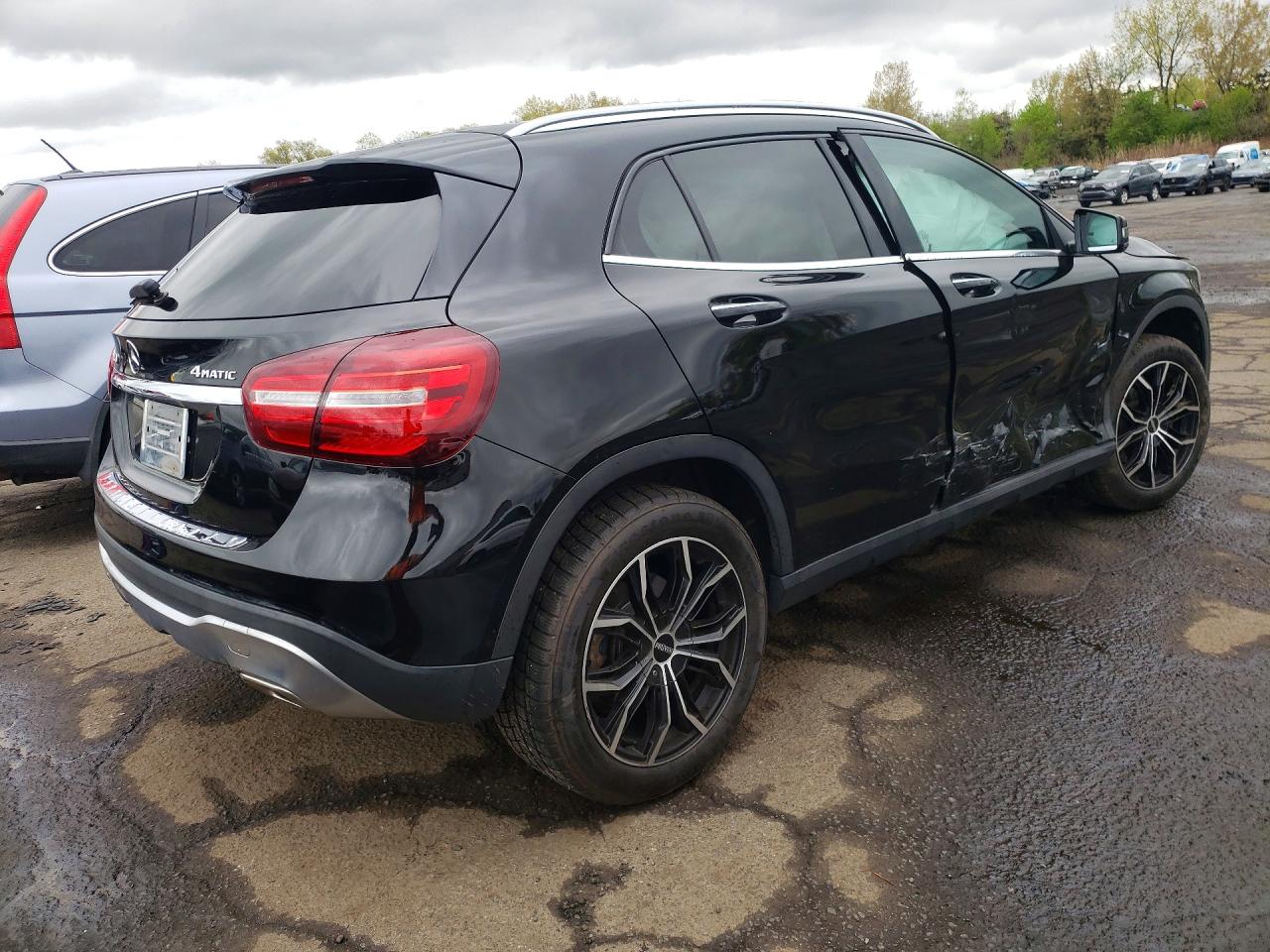 Mercedes-Benz GLA 250 4matic