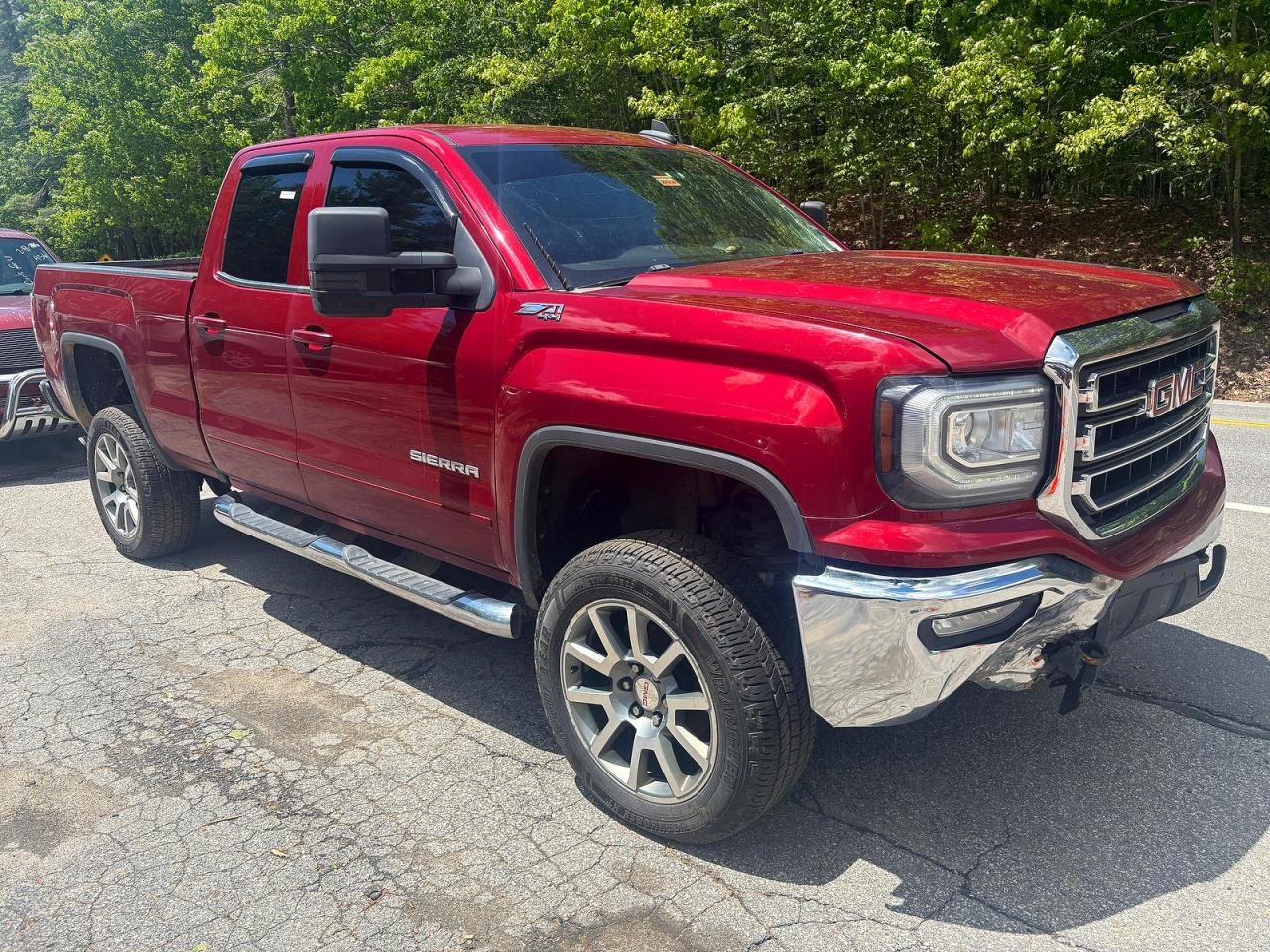 Salvage GMC Sierra Image
