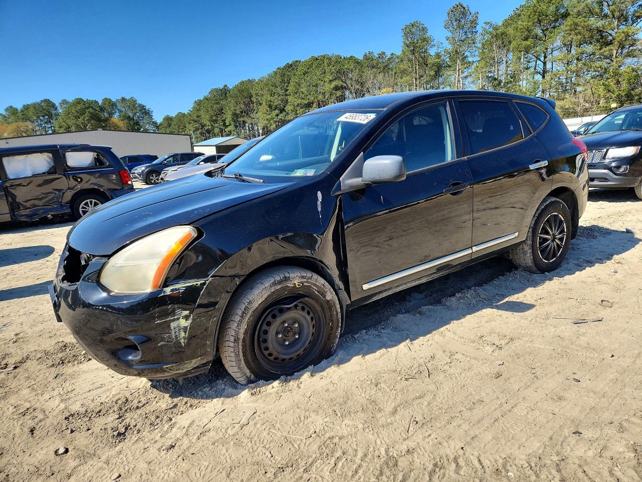 Salvage Nissan Rogue Image