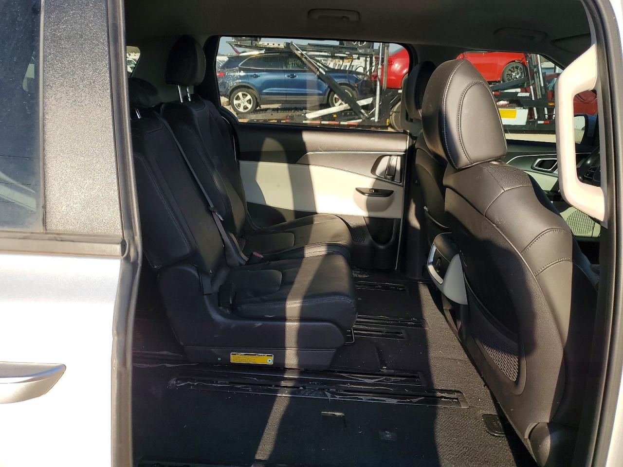 Kia Carnival Lx