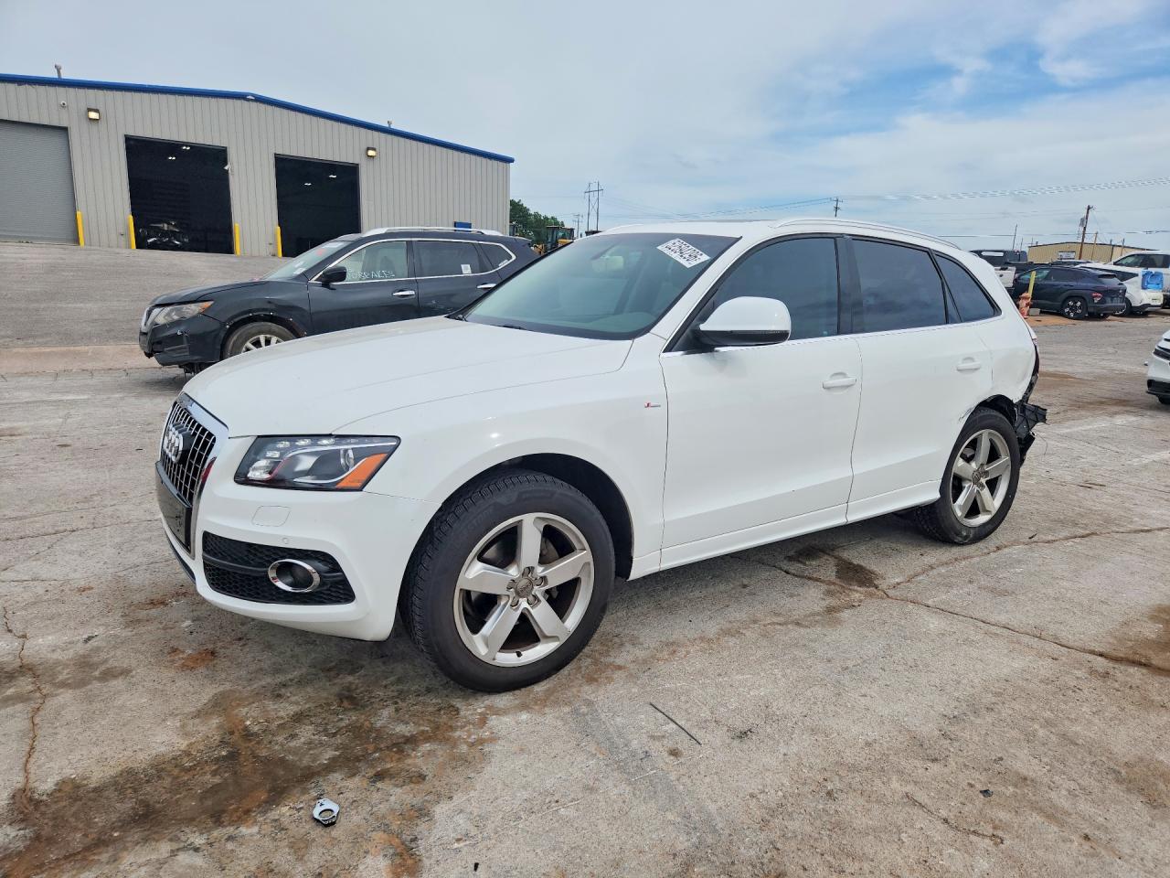 Salvage Audi Q5 Image