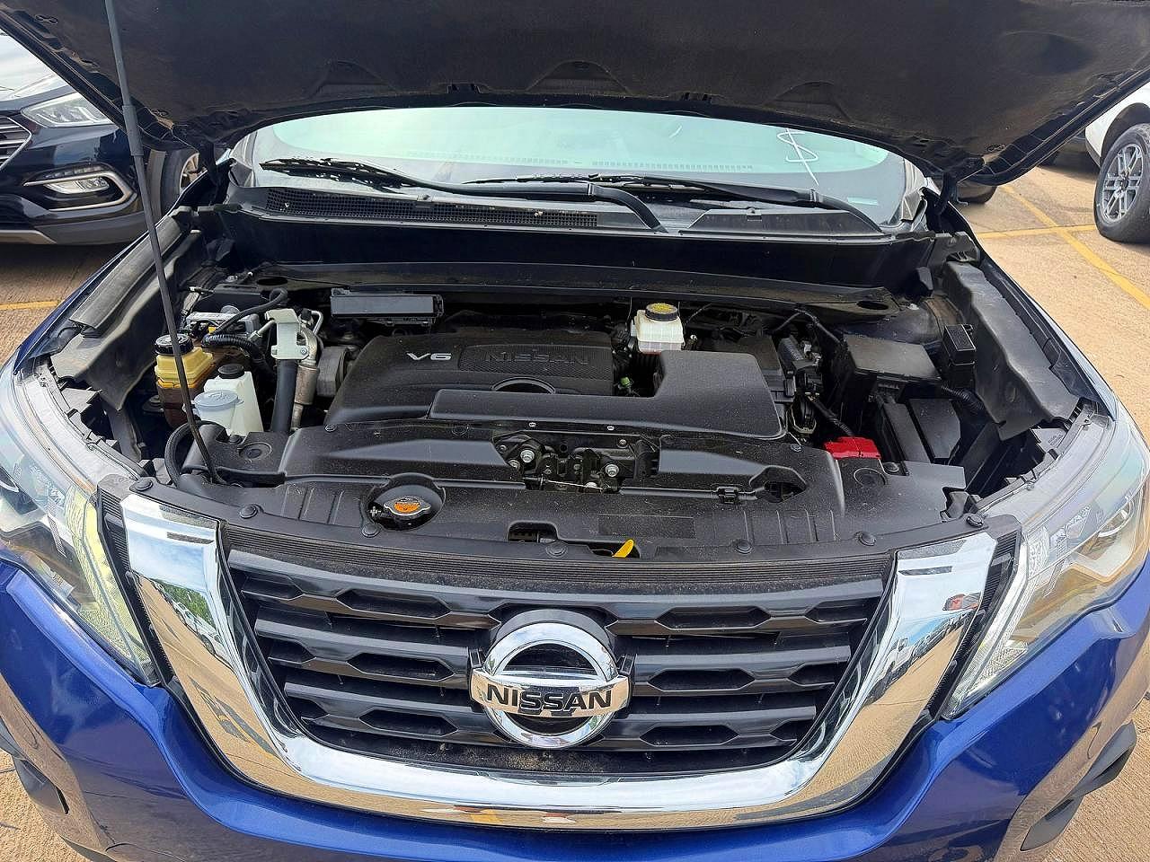 Nissan Pathfinder Sv