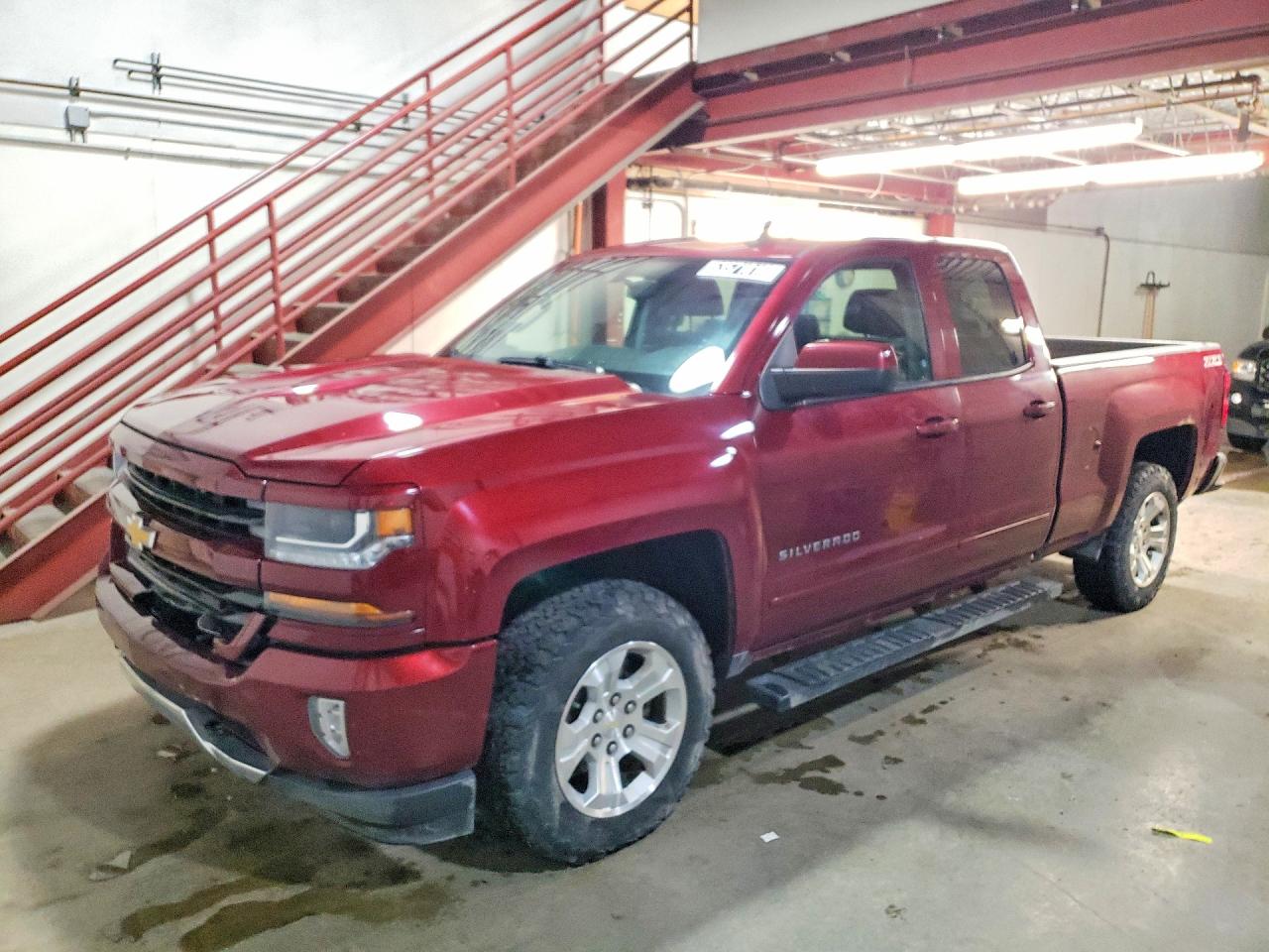 Salvage Chevrolet Silverado Image